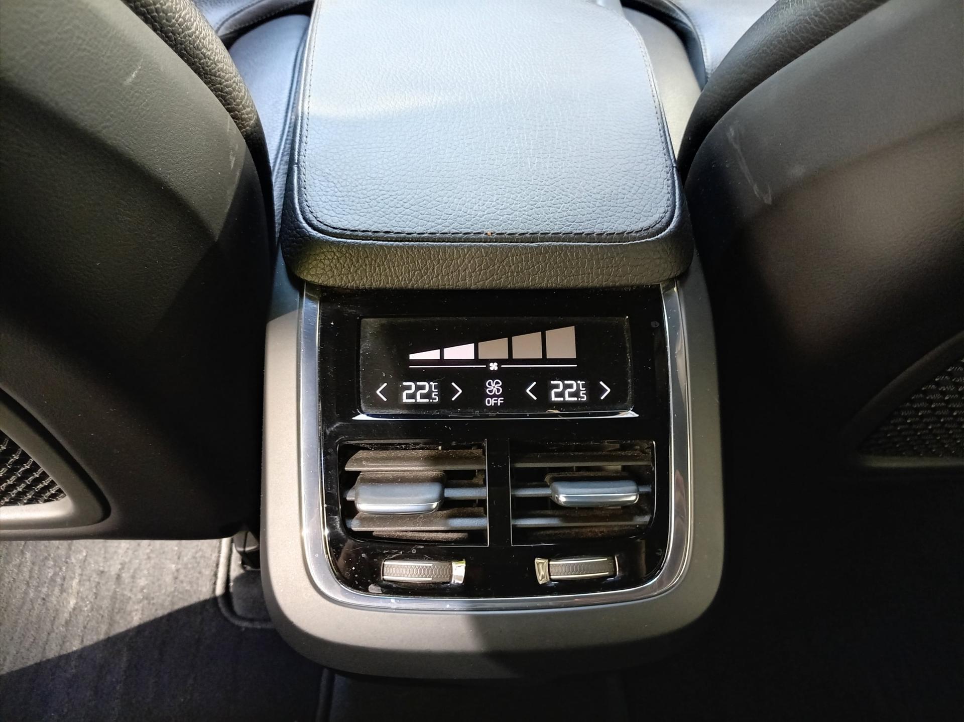 Volvo XC90 24