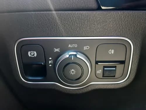Mercedes-Benz GLA 200 16