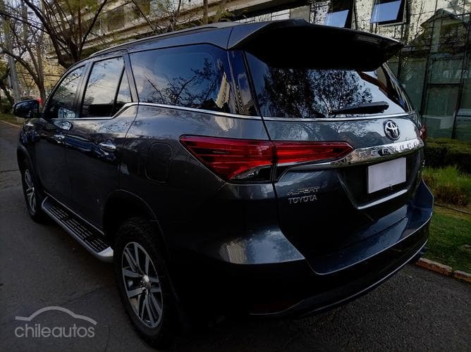 Toyota Fortuner 6