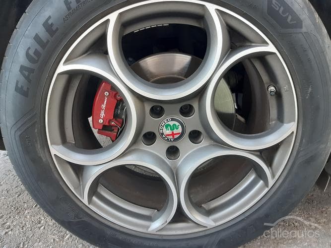 Alfa Romeo Stelvio 28