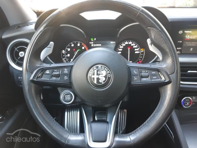 Alfa Romeo Stelvio 17