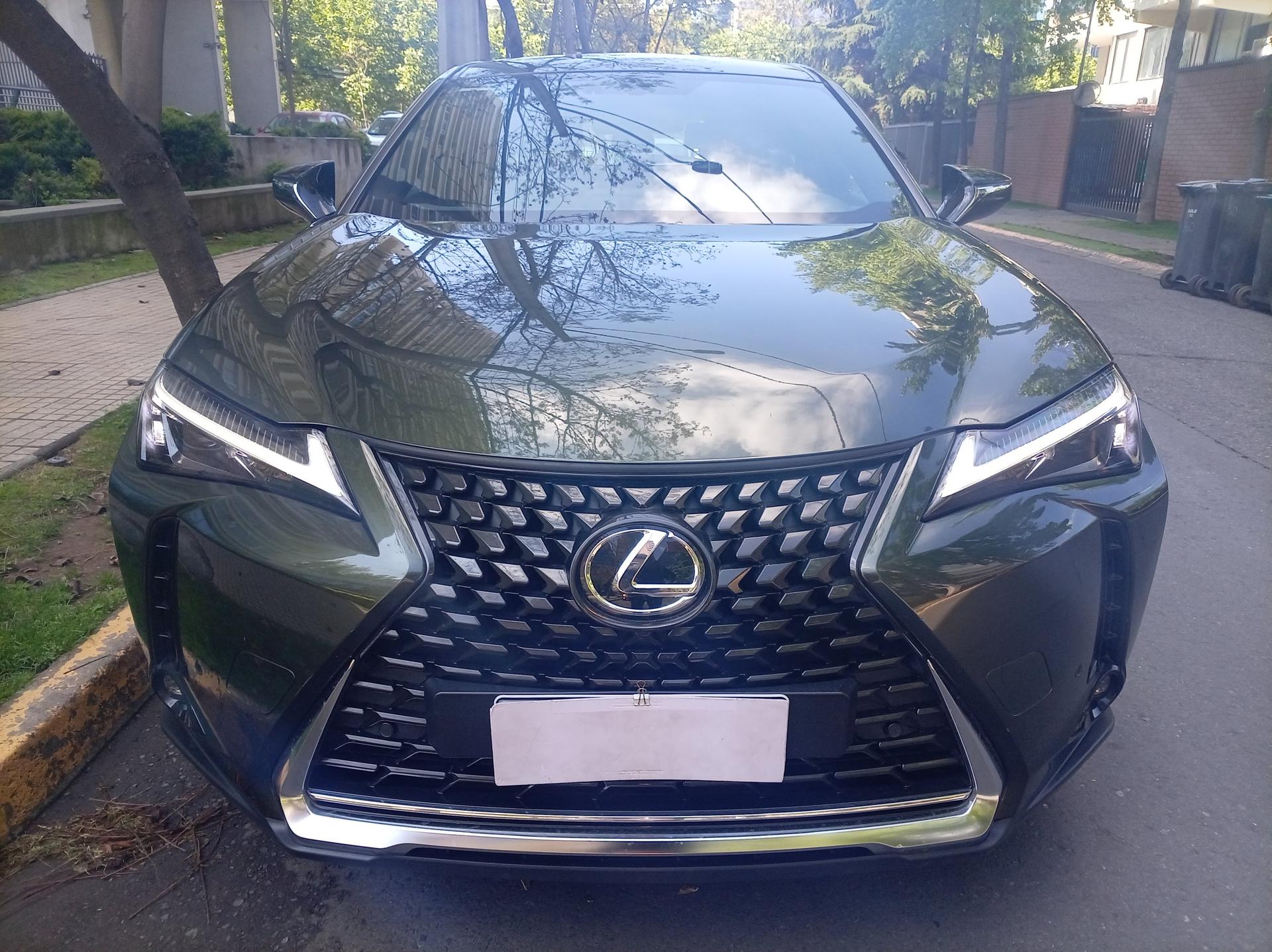 Lexus UX250H 2