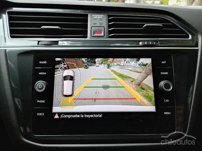Volkswagen Tiguan 9