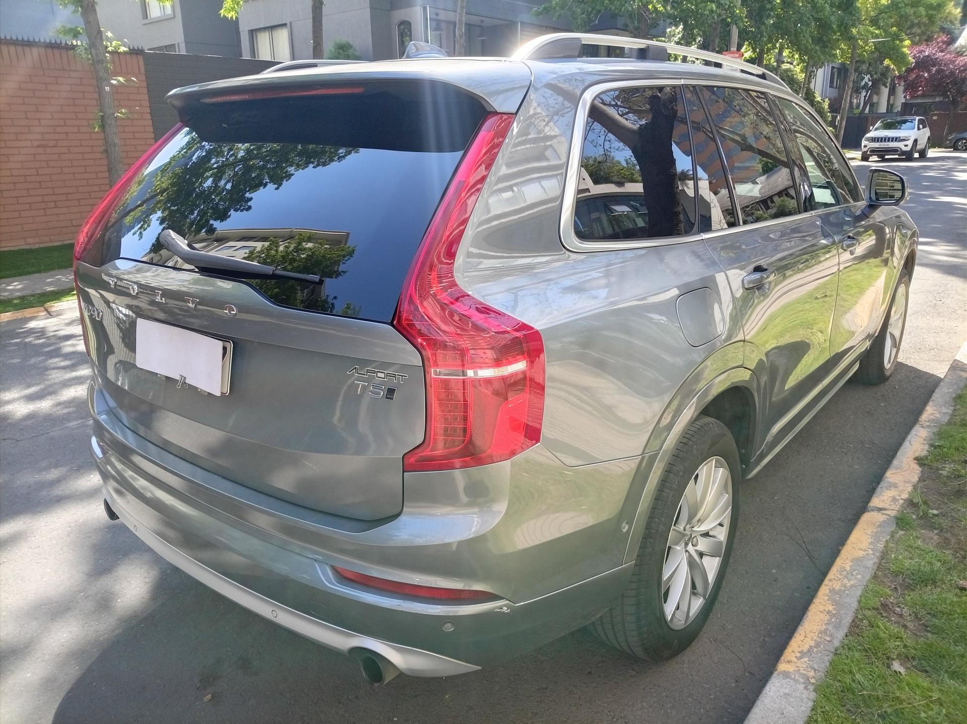 Volvo XC90 4