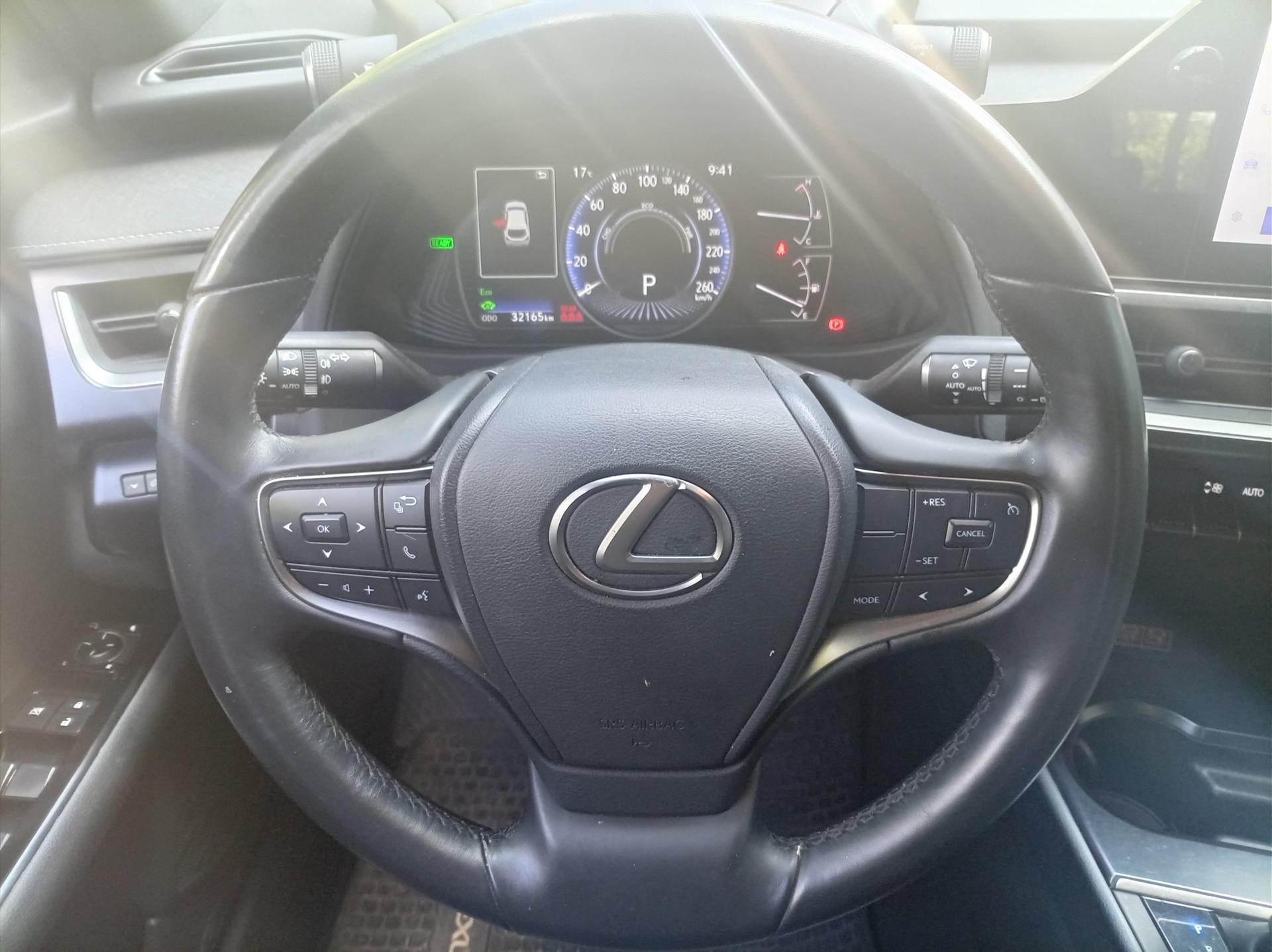 Lexus UX250H 21