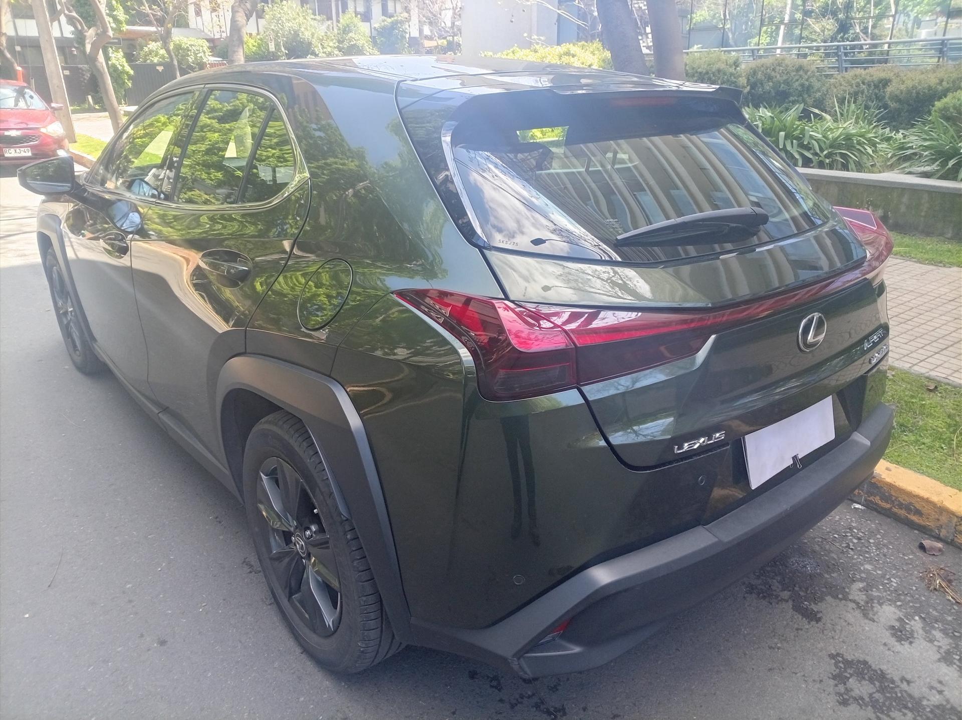 Lexus UX250H 6