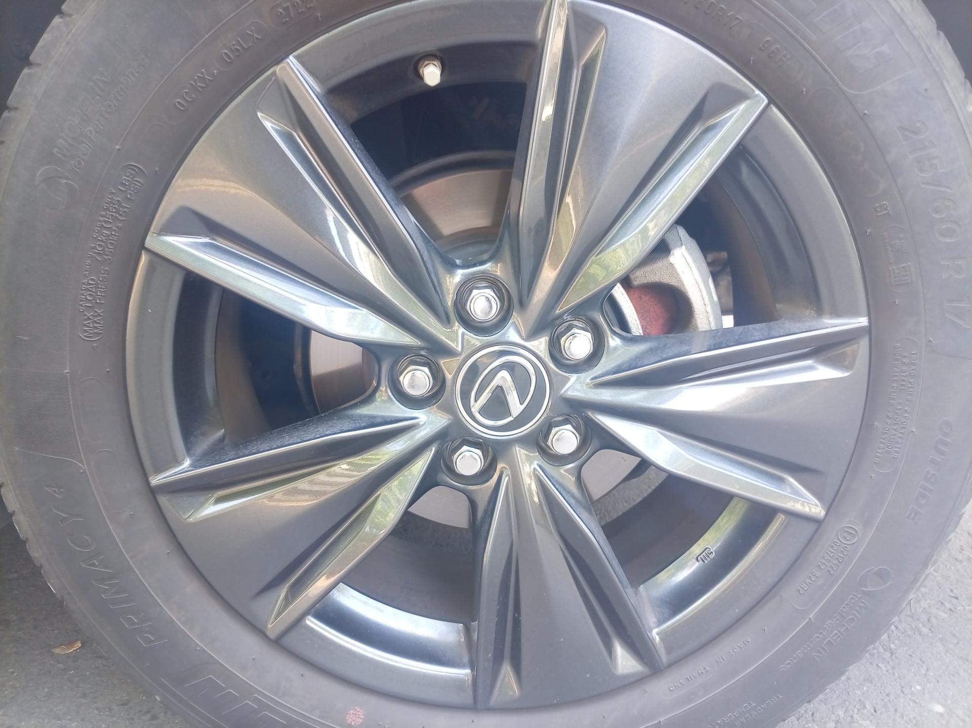 Lexus UX250H 25