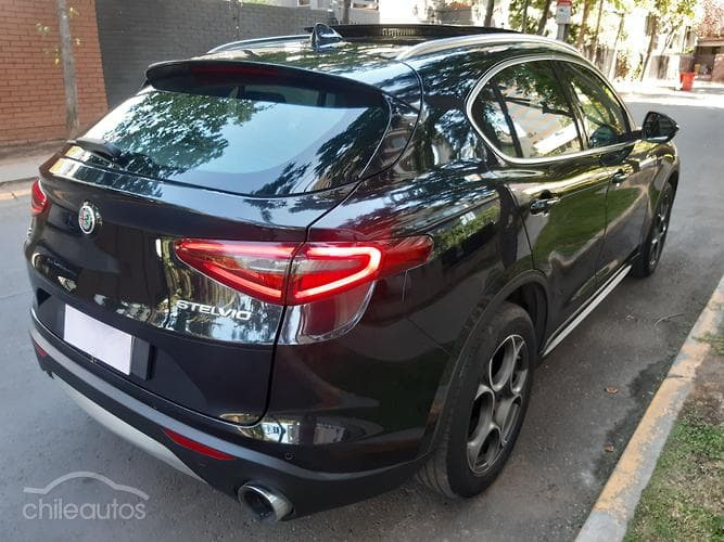 Alfa Romeo Stelvio 6