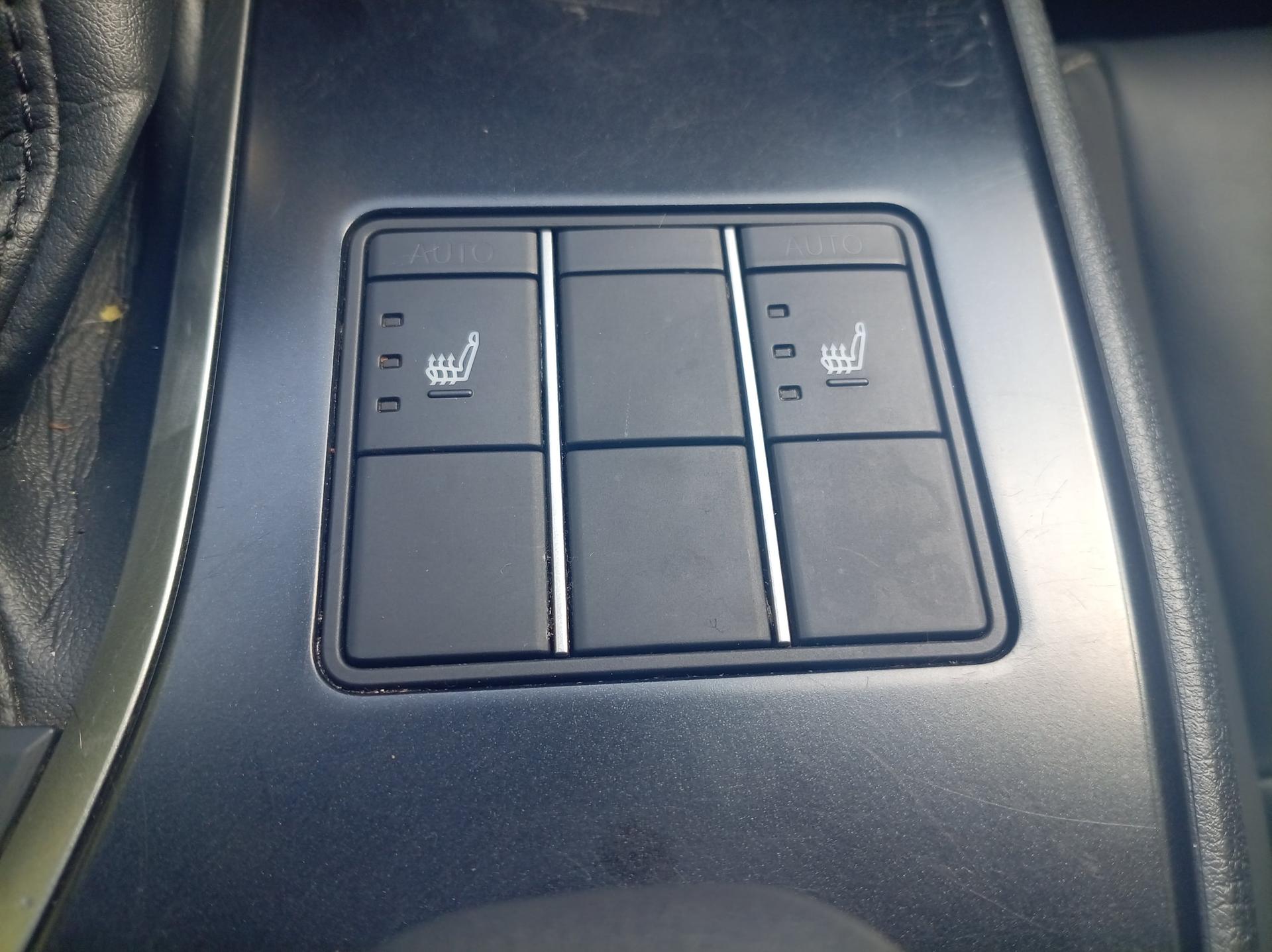 Lexus UX250H 14