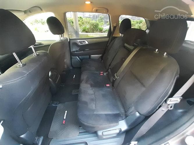Nissan Pathfinder 16