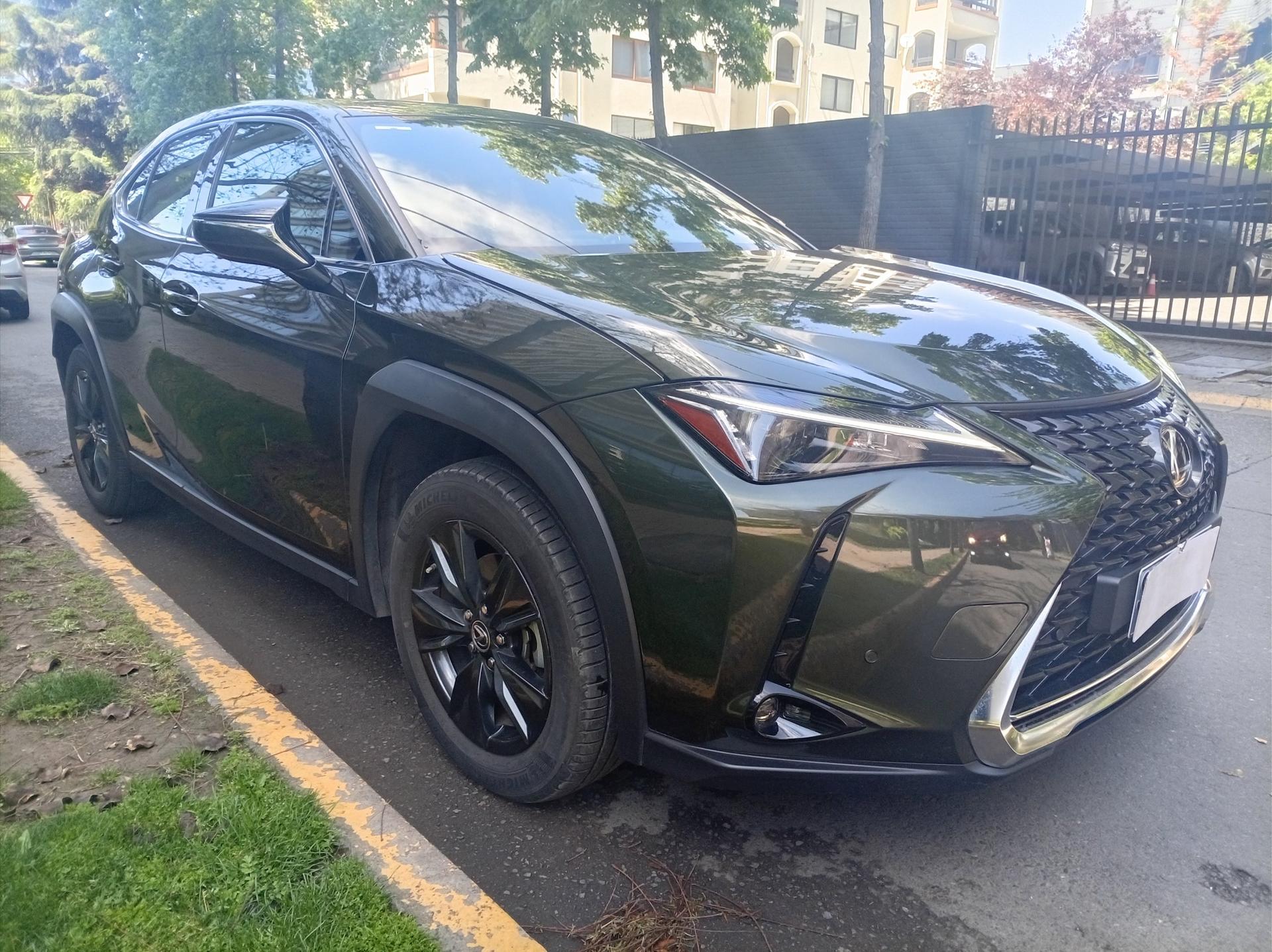 Lexus UX250H 3