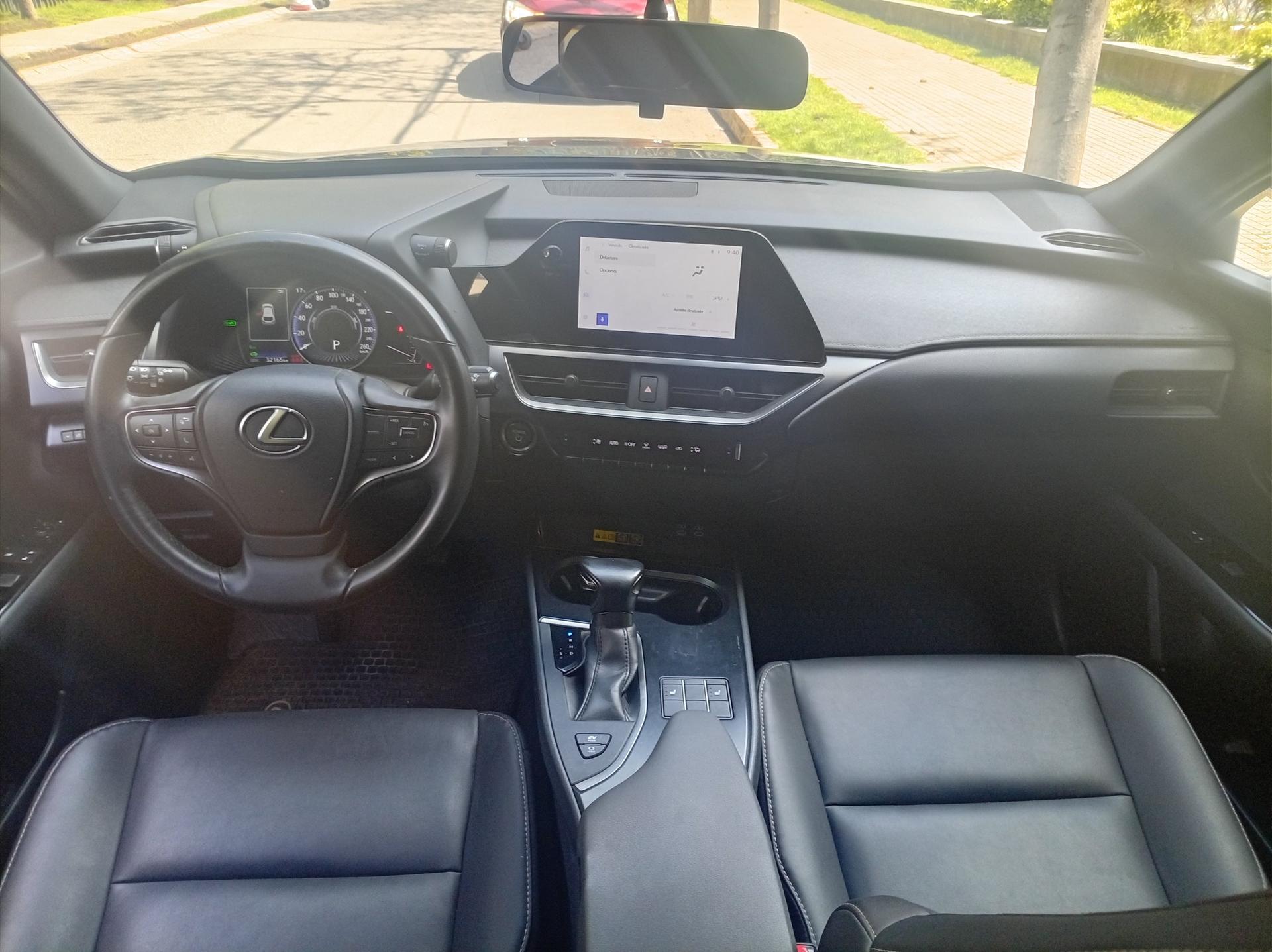 Lexus UX250H 20