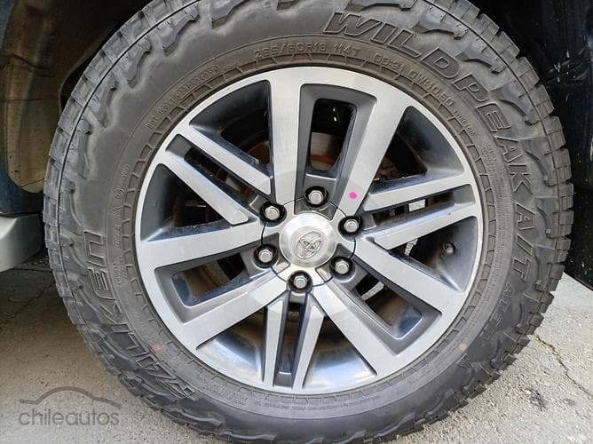 Toyota Fortuner 30