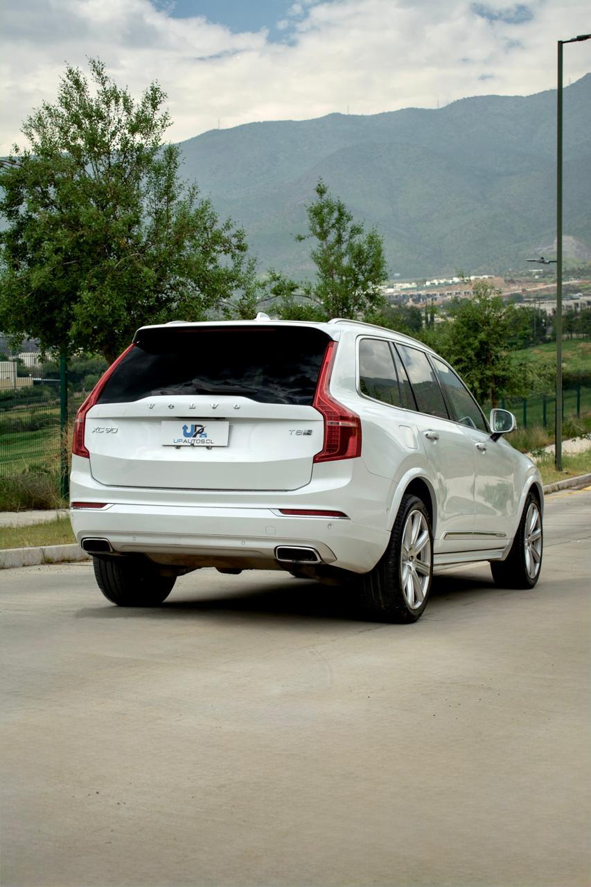Volvo XC90 4