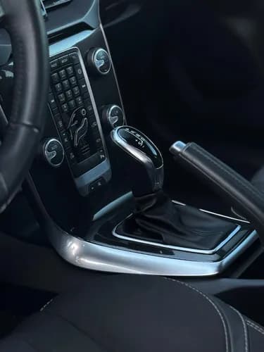 Volvo V40 8