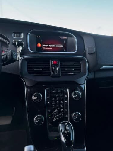 Volvo V40 9