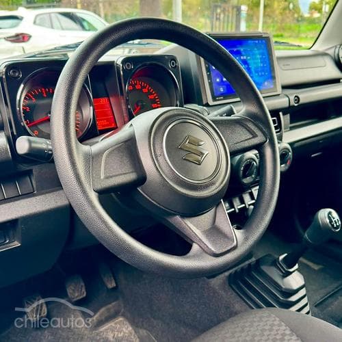 Suzuki Jimny 13