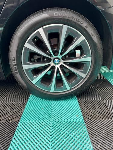 BMW 320I 23