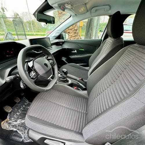 Peugeot 208 11
