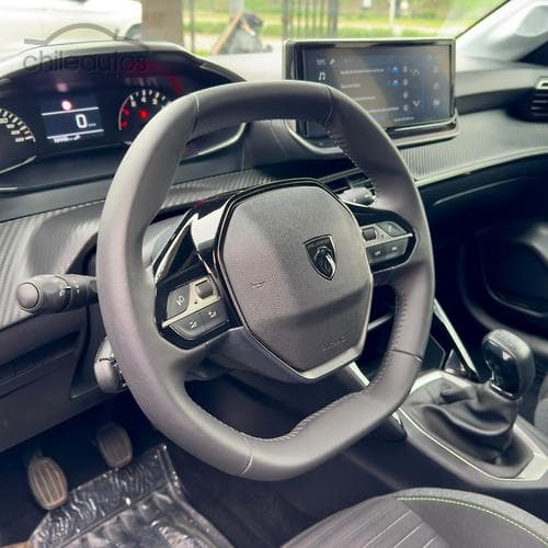 Peugeot 208 9