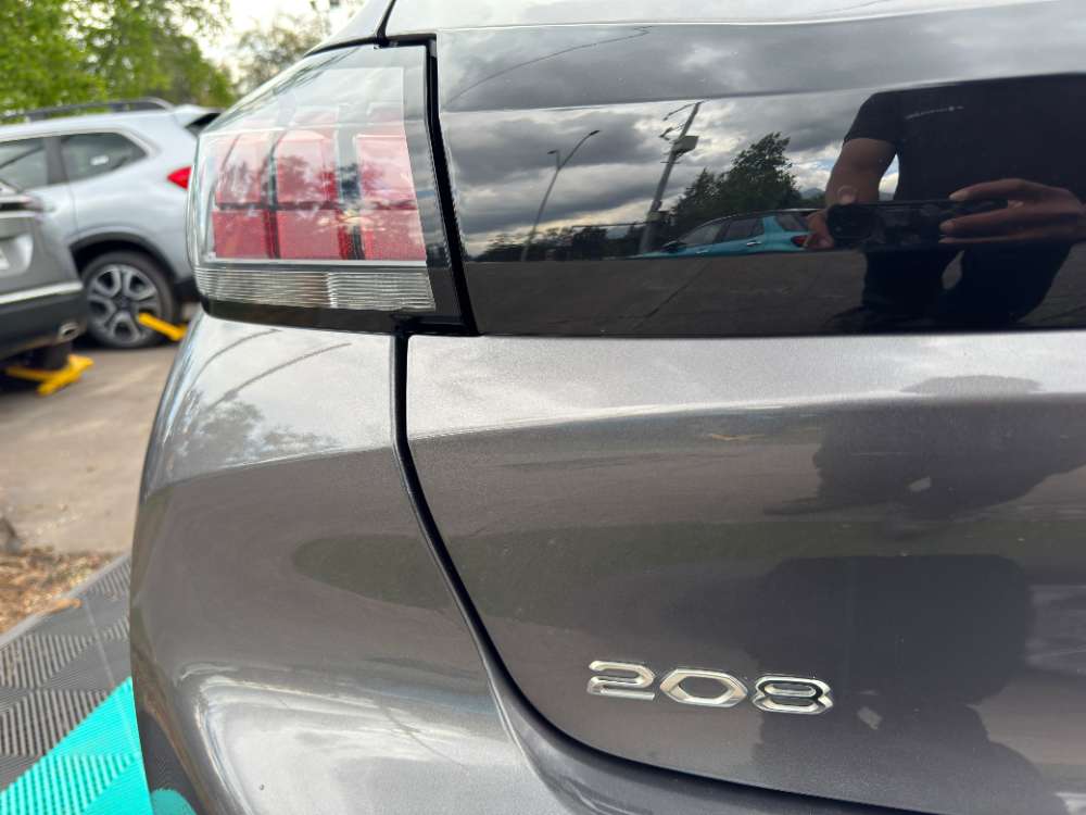 Peugeot 208 7