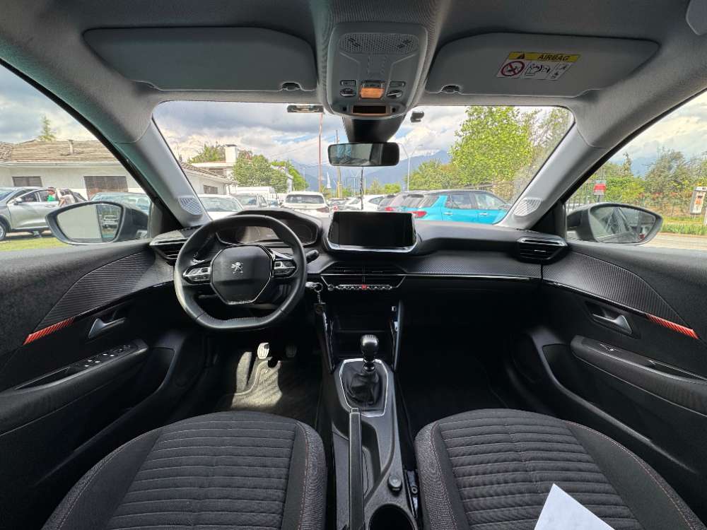 Peugeot 208 21