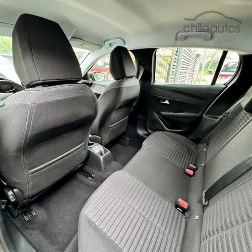 Peugeot 208 21