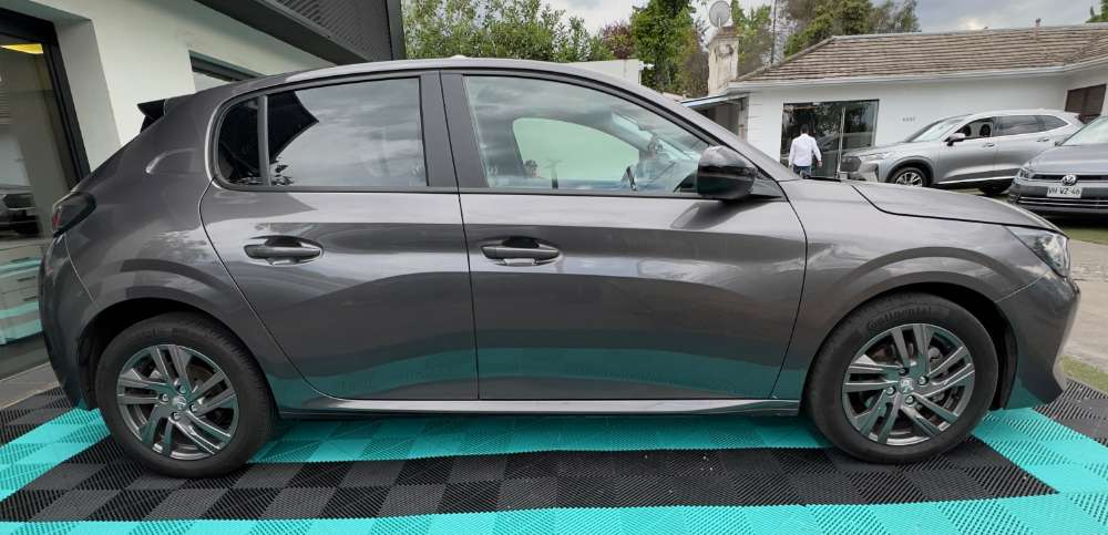 Peugeot 208 12