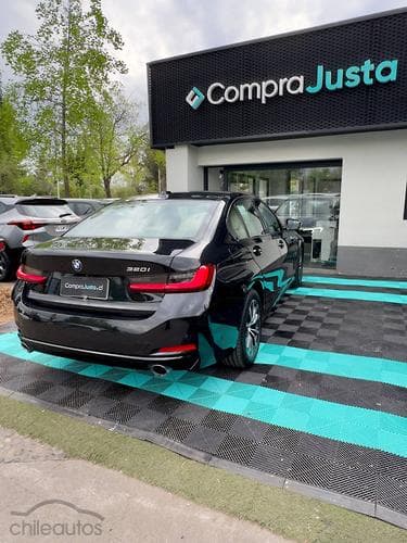 BMW 320I 8