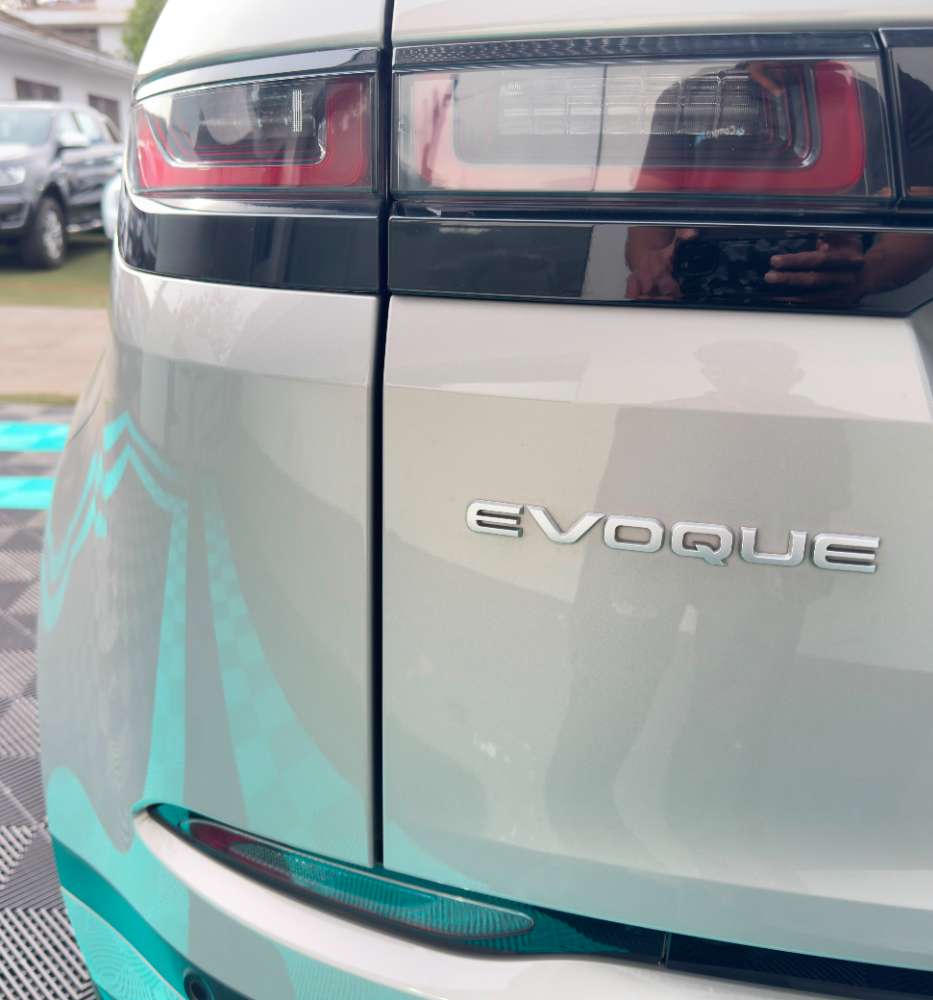 Land Rover Evoque 12