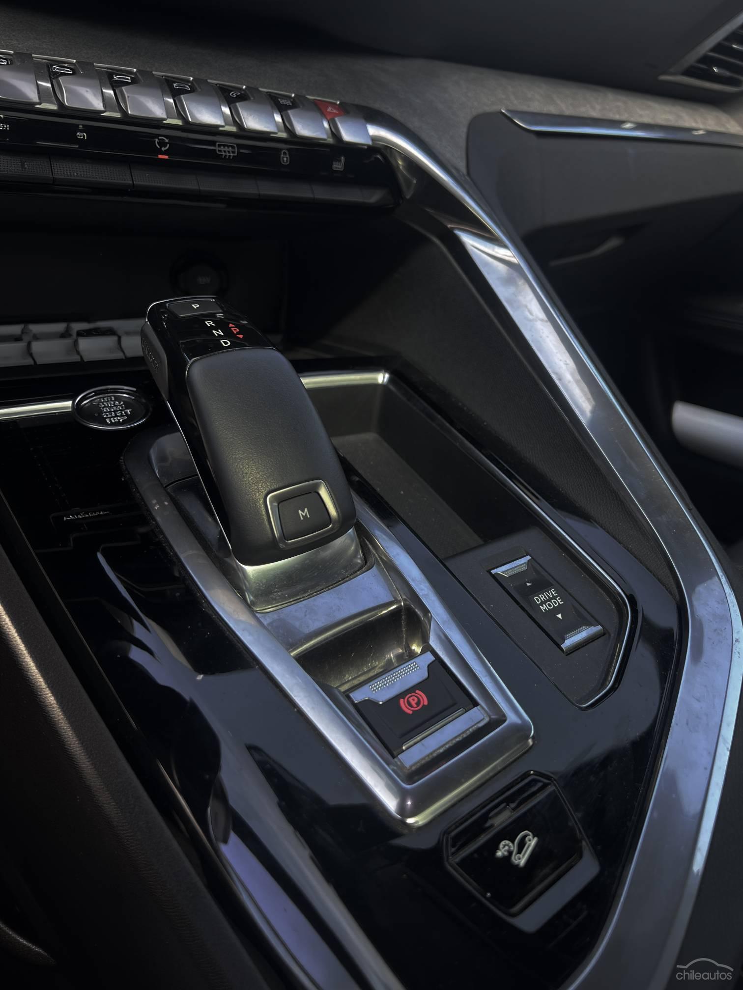 Peugeot 3008 8