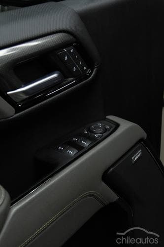 Chevrolet Silverado 21
