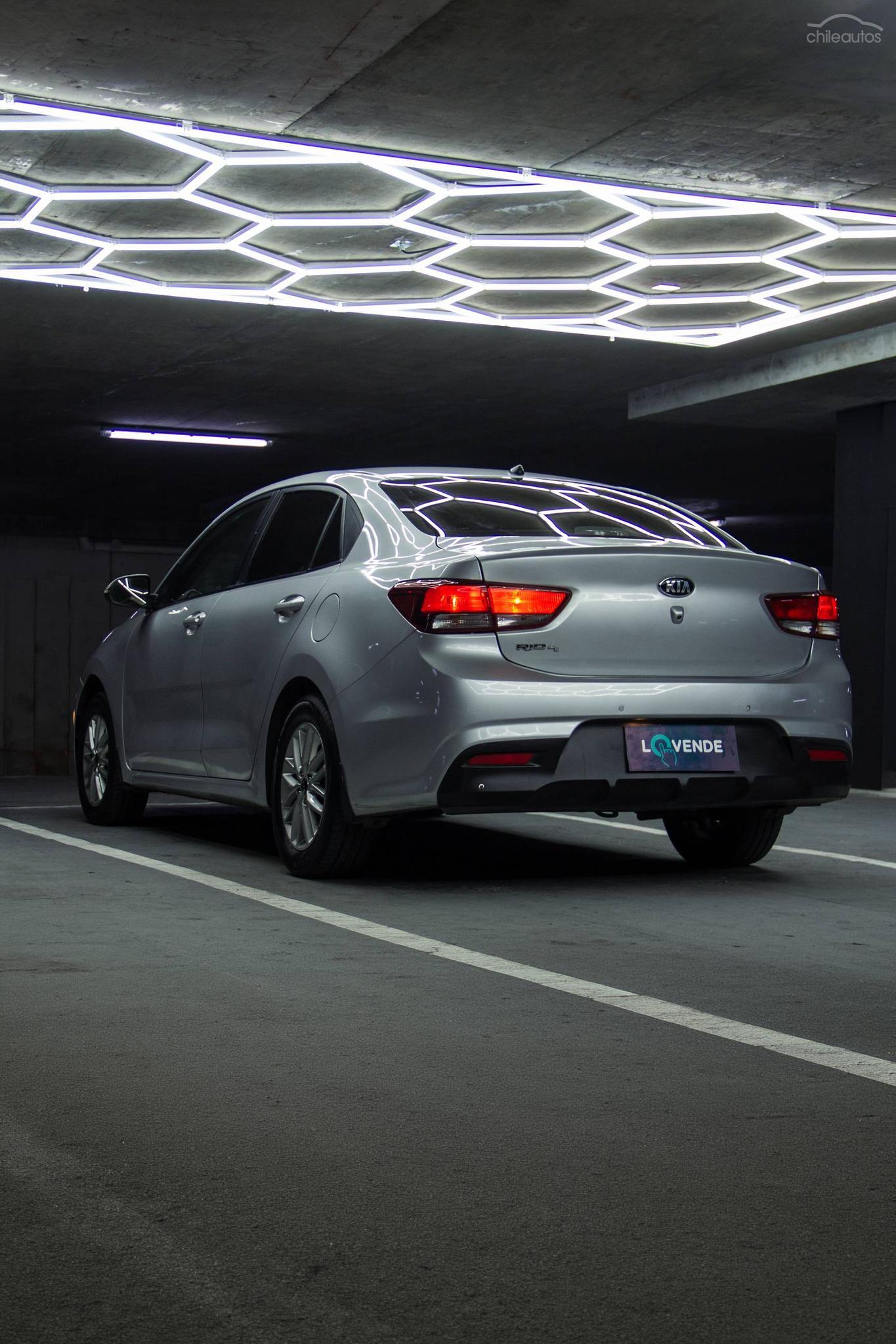 Kia Soluto 4