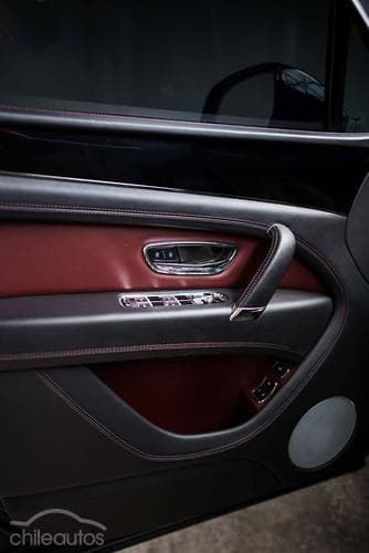 Bentley Bentayga 6