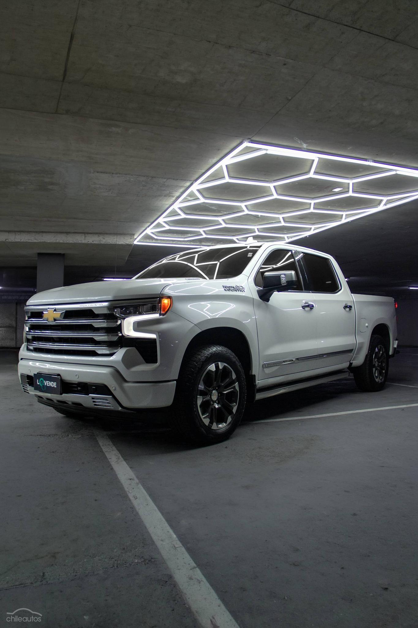 Chevrolet Silverado 3