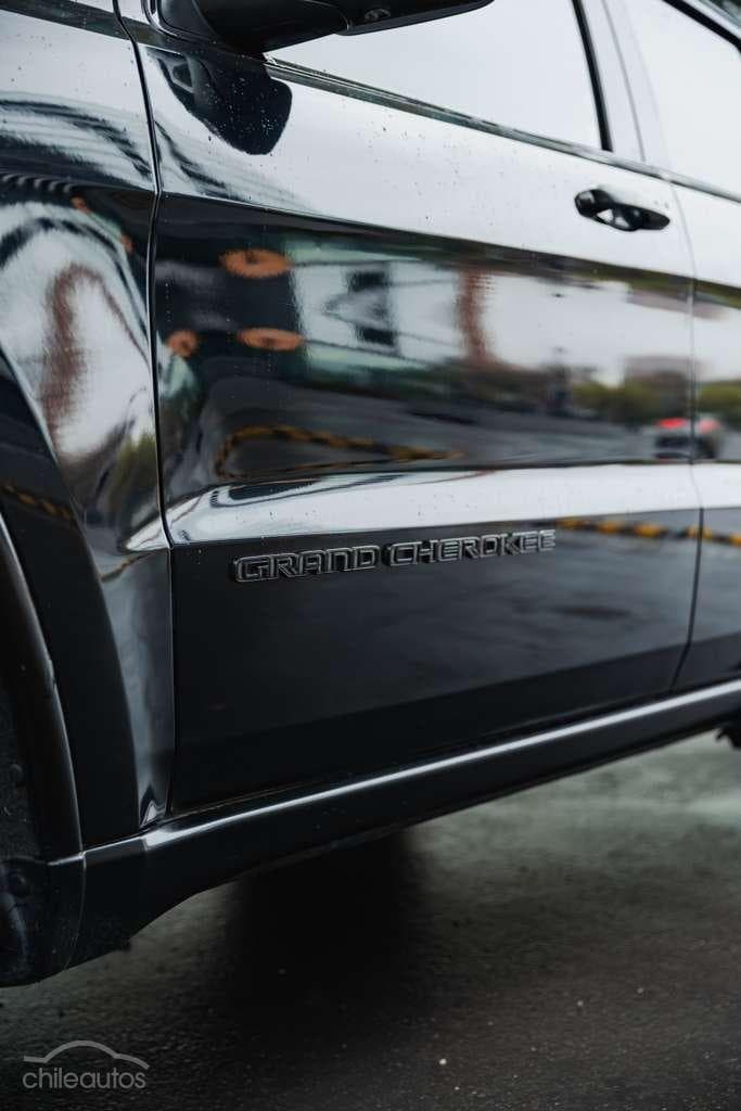 Jeep Grand Cherokee 12