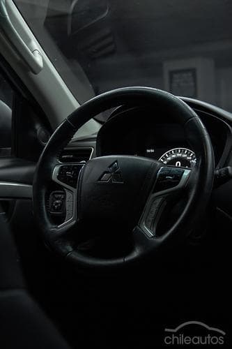 Mitsubishi Montero Sport 15