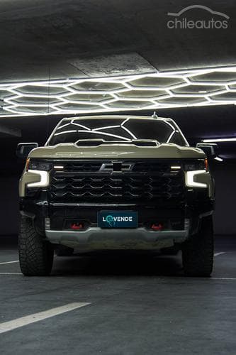 Chevrolet Silverado 2