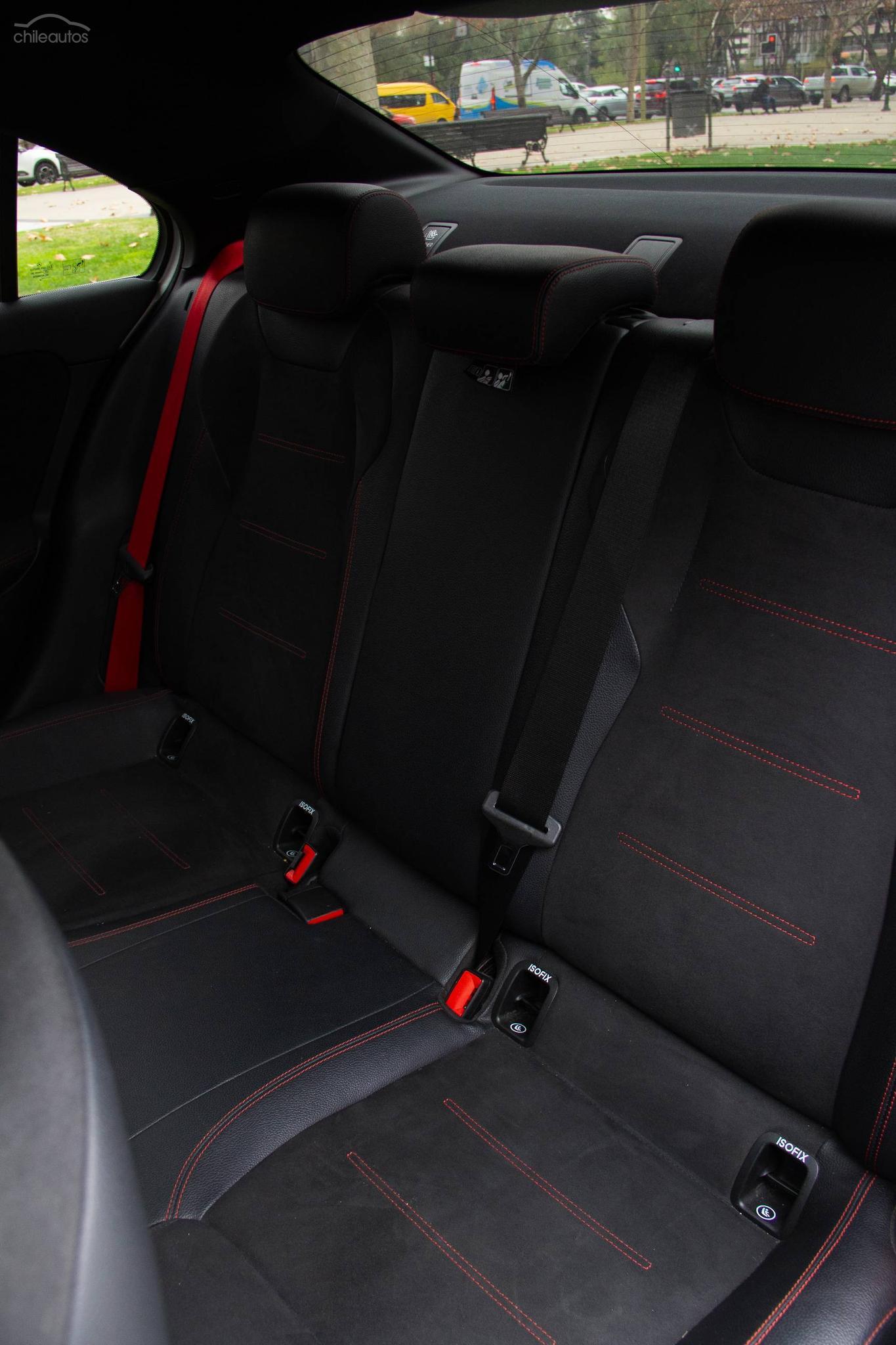 Mercedes-Benz A 35 Amg 12