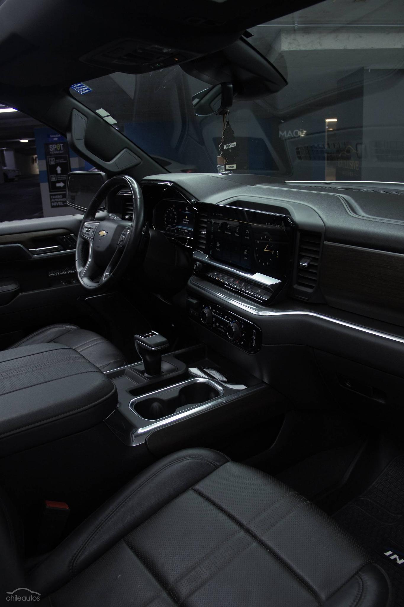 Chevrolet Silverado 13