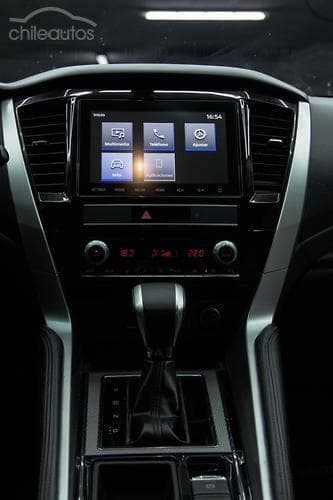 Mitsubishi Montero Sport 16
