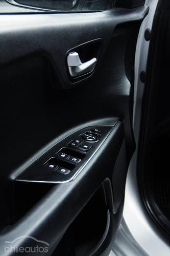 Kia Soluto 13