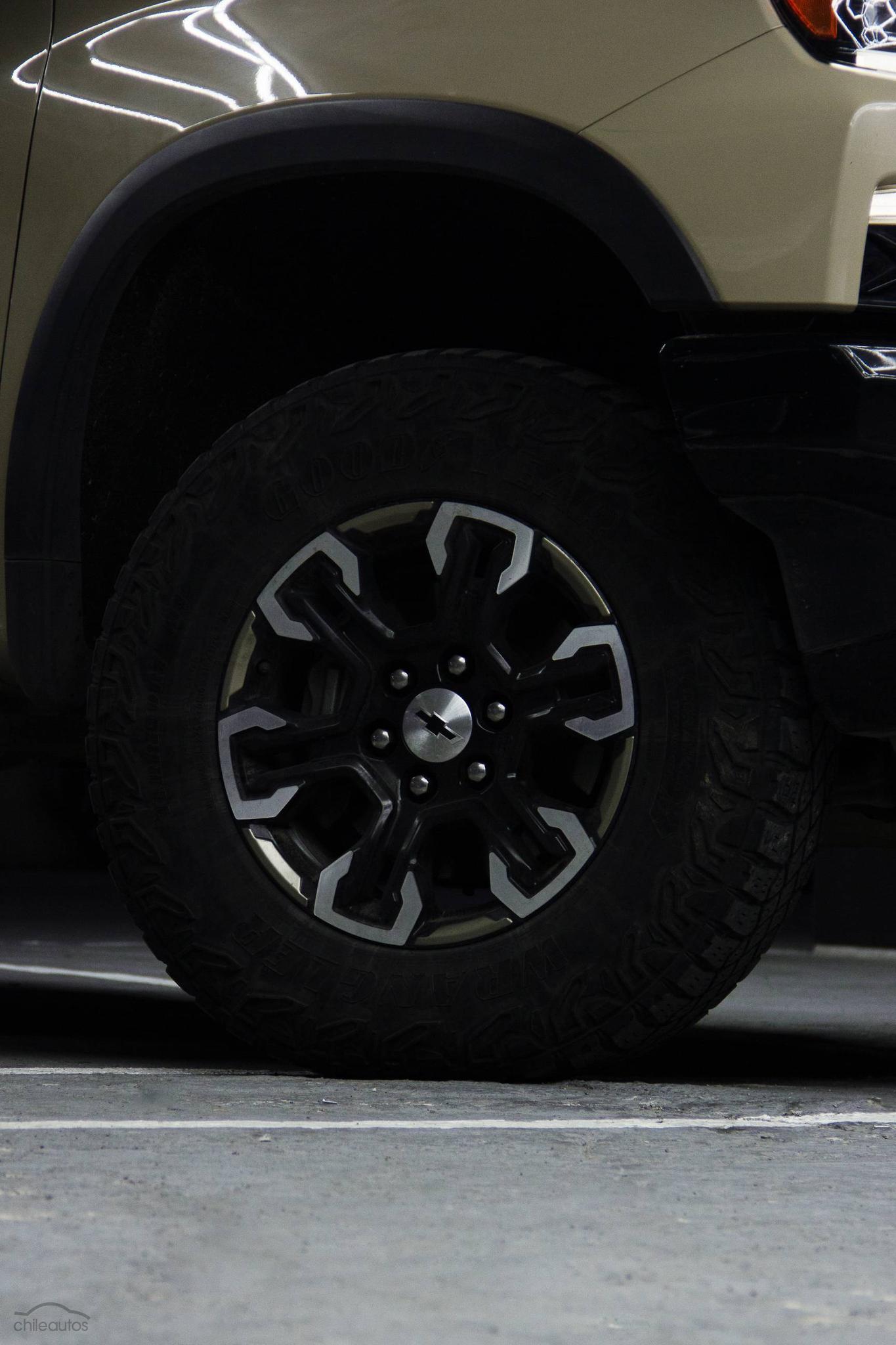 Chevrolet Silverado 19