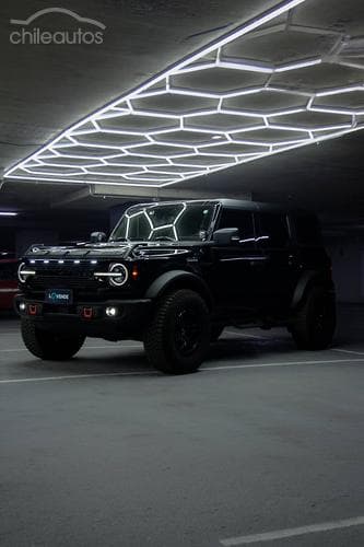 Ford Bronco 4