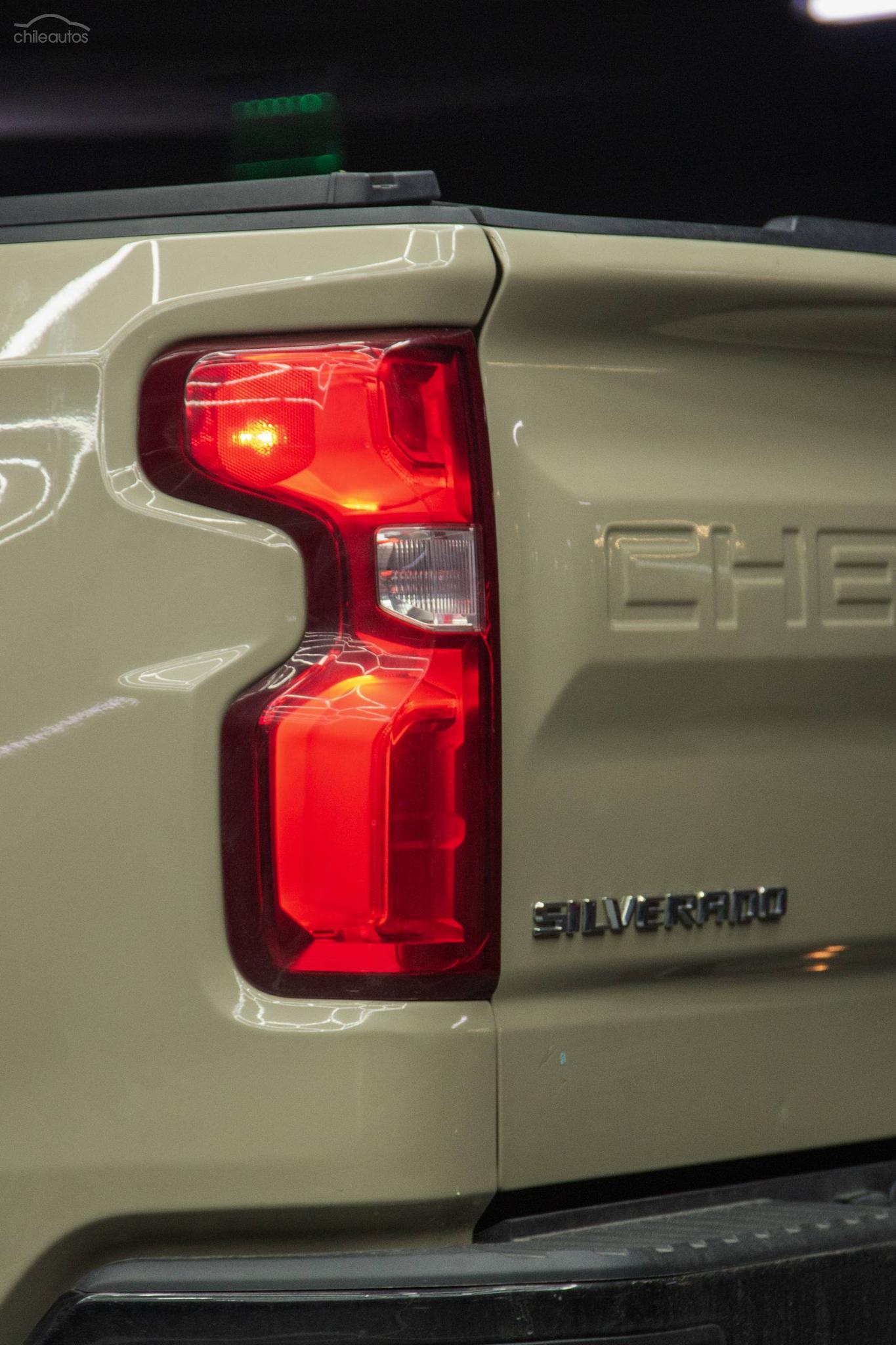 Chevrolet Silverado 11