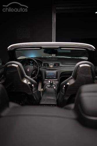 Maserati Grancabrio 8