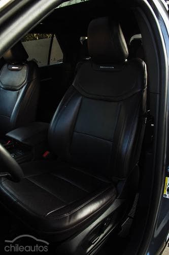 Ford Explorer 18