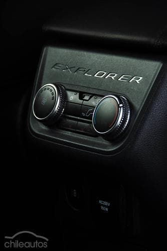 Ford Explorer 8