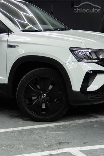 Volkswagen Taos 8