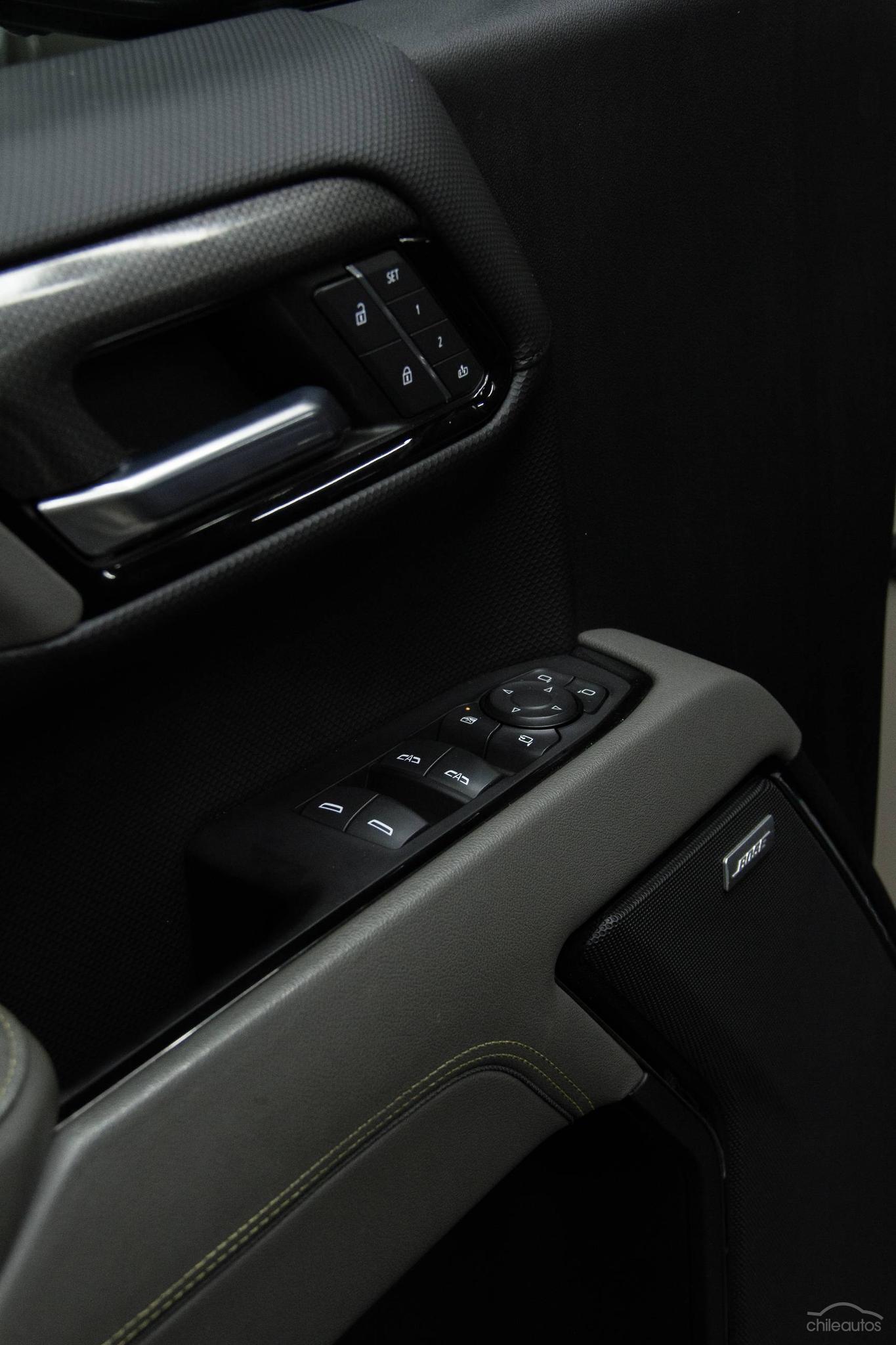 Chevrolet Silverado 21